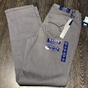 ❗️3/$25❗️NWT Gray Bandolino Jeans
